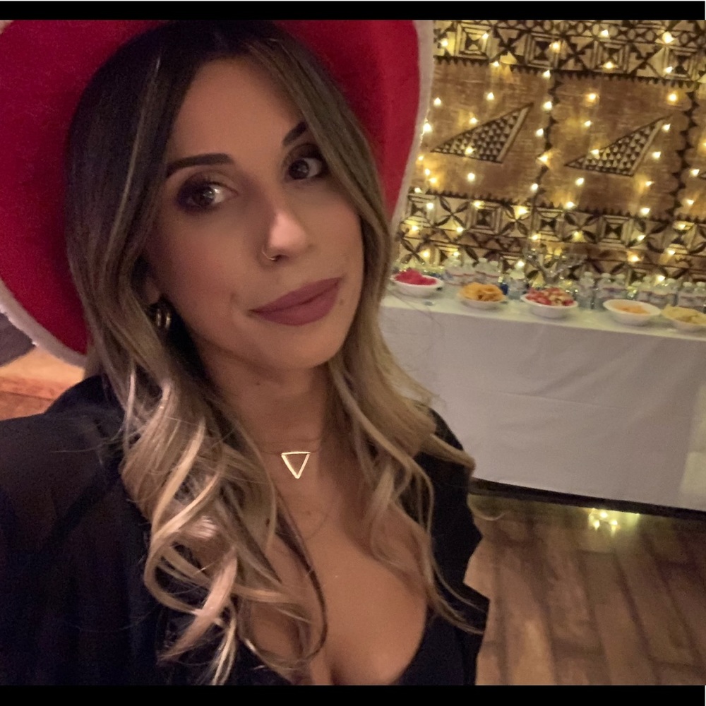 Meet your Posher, Roni